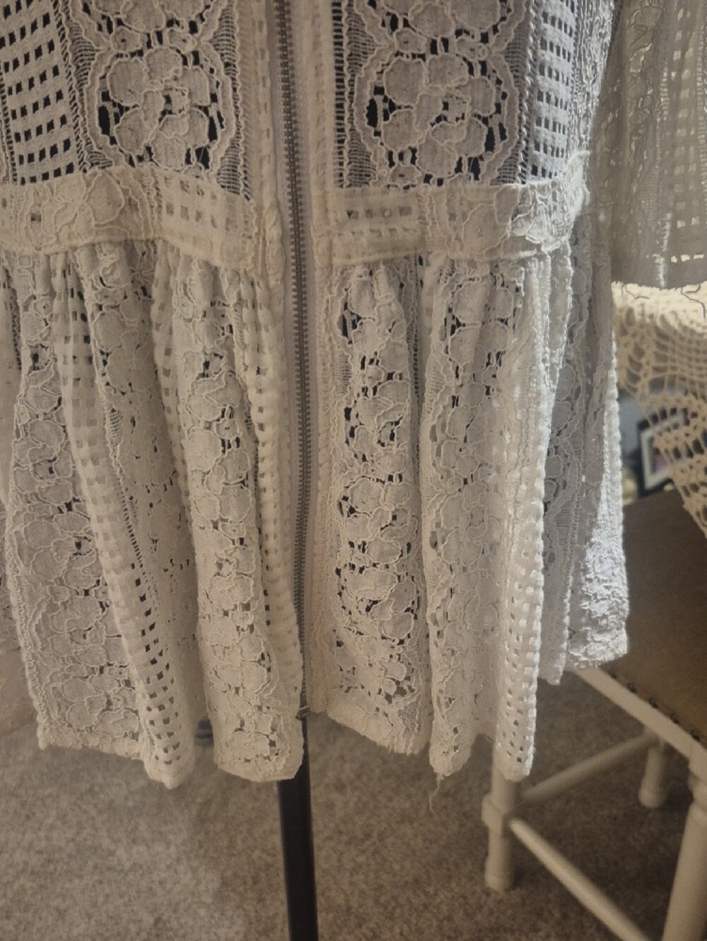 VENUS White Lace Zip-Front Tunic with Flared Sleeves - Picture 3 of 11